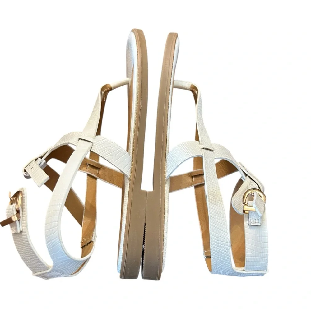 Journee Collection Tangie White Strappy Thong TStrap Flat Sandal NEW Size 8 - Picture 6 of 9